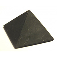 Pirámide shungit sin pulir 4x4 cm