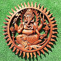 Colgadura Om Ganesh Buda madera nepalí 28 cm